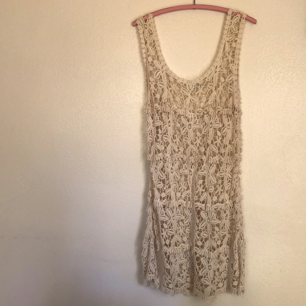 Solitaire Daisy Patterned Macrame Dress - image 1